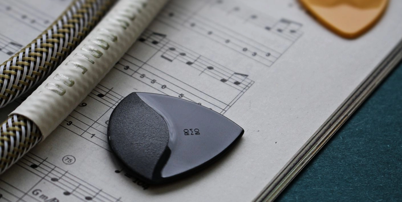 Accessoires et pièces plastiques injectées pour le secteur de la musique